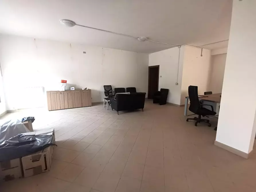 Immagine 5 di Negozio in affitto  a Fucecchio