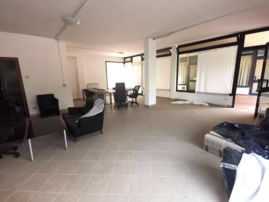 Immagine 8 di Negozio in affitto  a Fucecchio