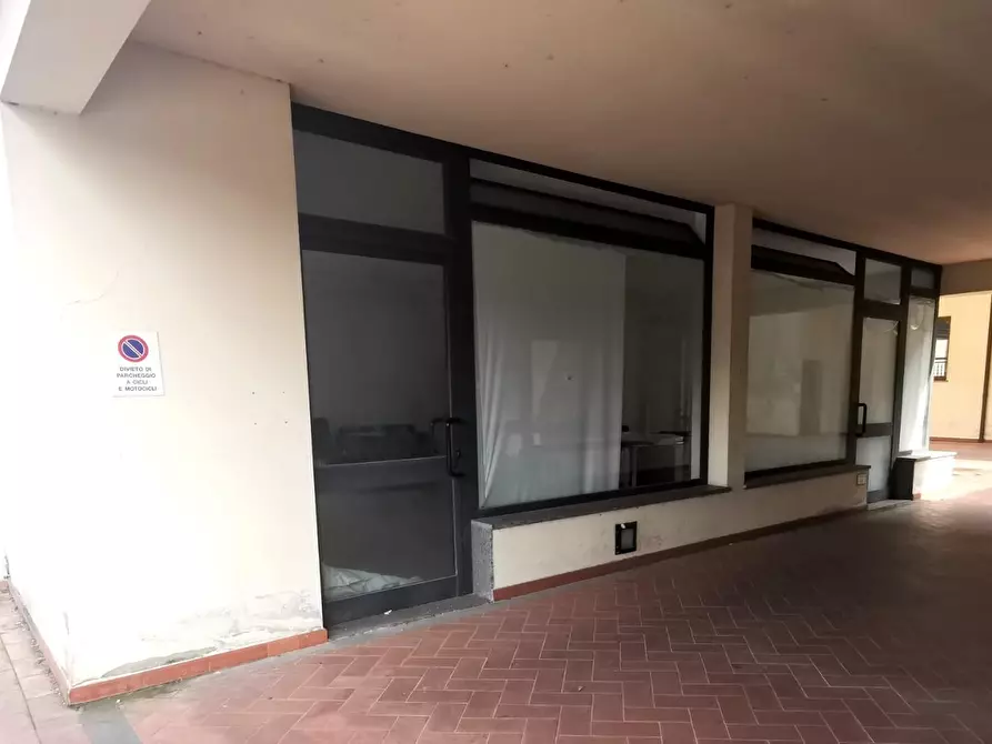 Immagine 12 di Negozio in affitto  a Fucecchio
