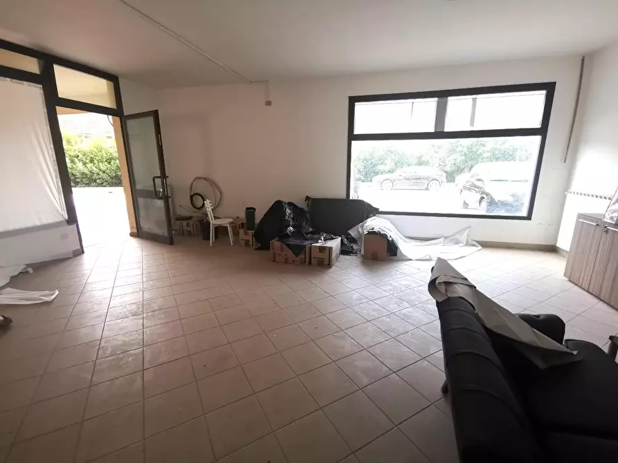 Immagine 3 di Negozio in affitto  a Fucecchio