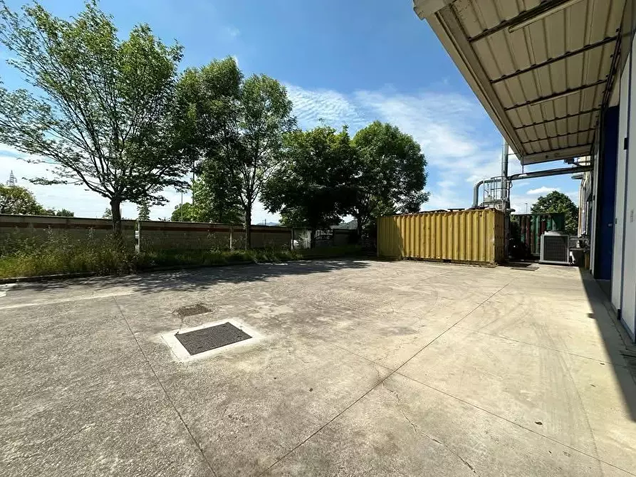 Immagine 2 di Capannone industriale in vendita  a Santa Croce Sull'arno