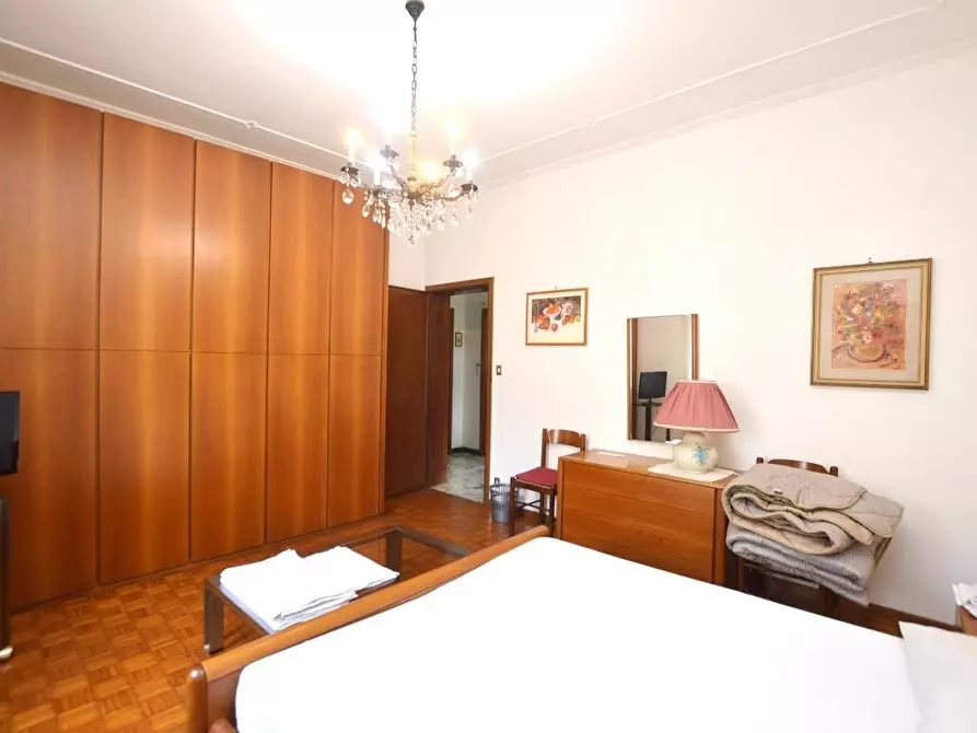 Immagine 17 di Villa in vendita  a Lucca