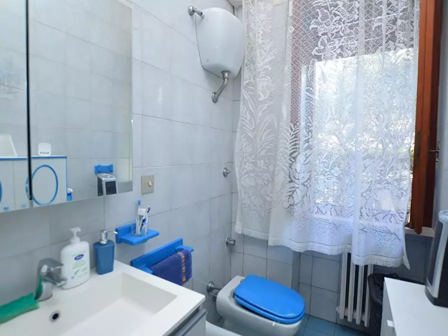 Immagine 12 di Villa in vendita  a Lucca