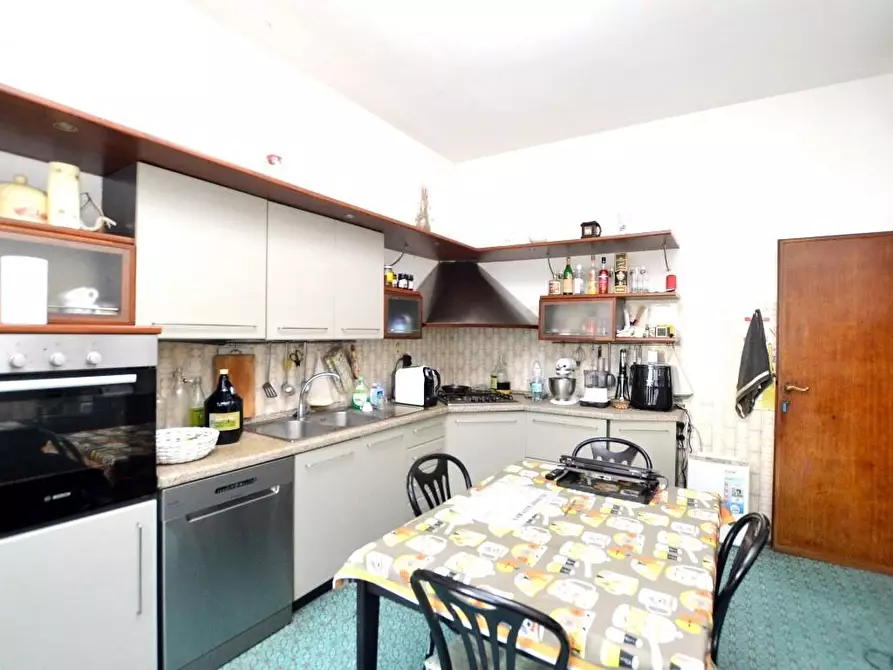 Immagine 7 di Villa in vendita  a Lucca