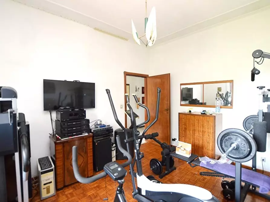 Immagine 23 di Villa in vendita  a Lucca