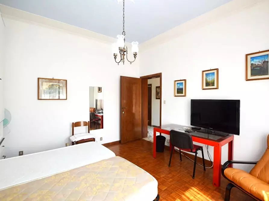 Immagine 15 di Villa in vendita  a Lucca