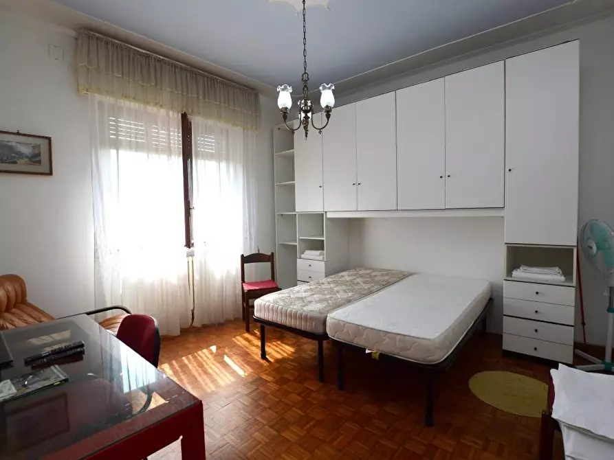 Immagine 14 di Villa in vendita  a Lucca