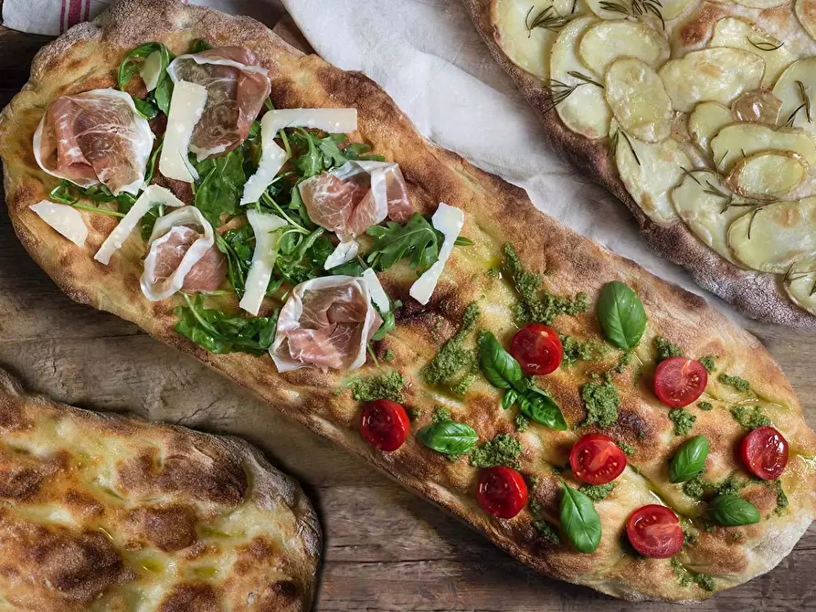 Immagine 14 di Attività commerciale in vendita  a Pisa