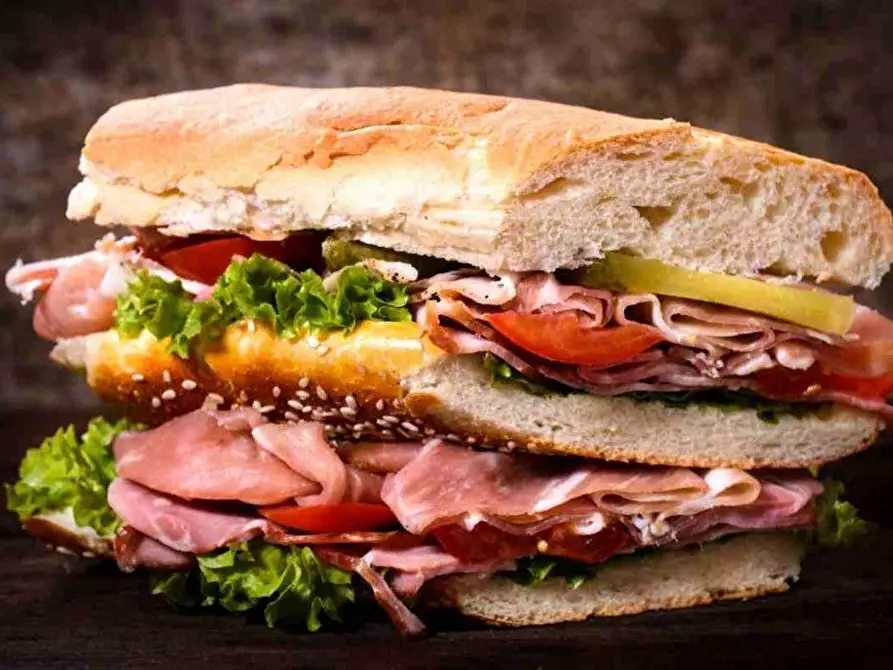 Immagine 11 di Attività commerciale in vendita  a Pisa