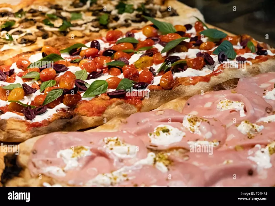 Immagine 15 di Attività commerciale in vendita  a Pisa