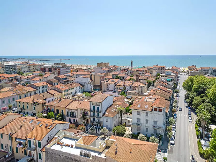 Immagine 2 di Terratetto in vendita  a Viareggio