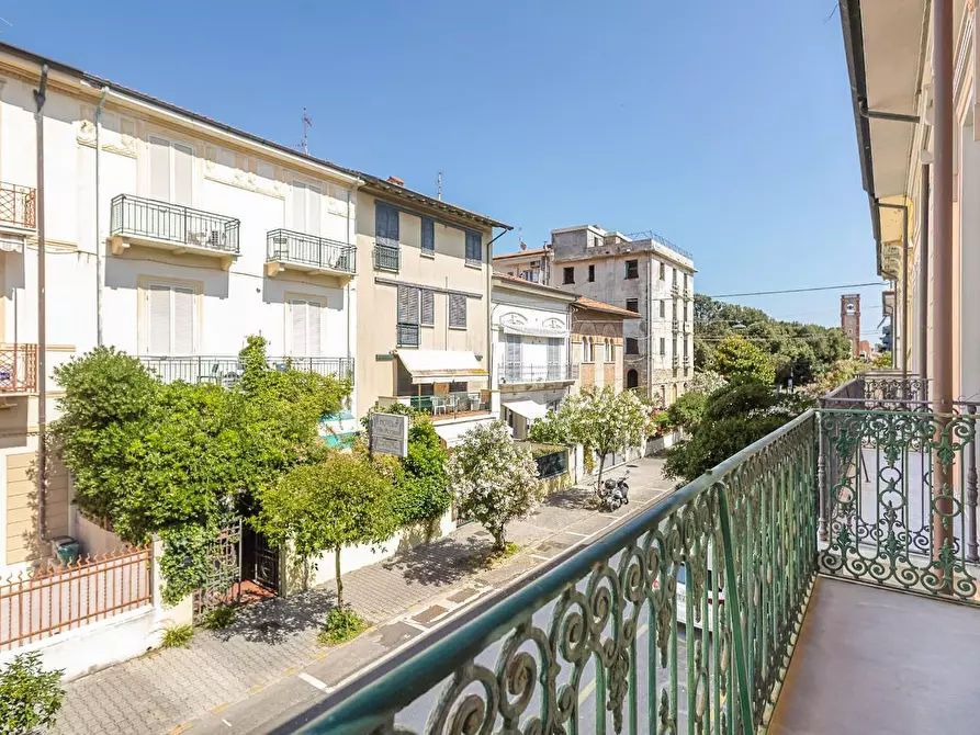 Immagine 17 di Terratetto in vendita  a Viareggio