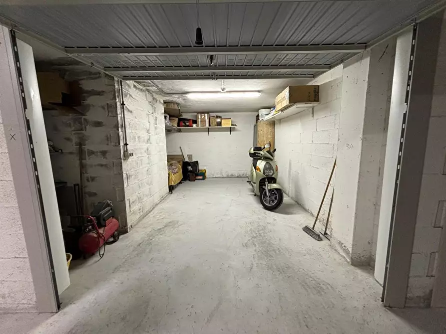 Immagine 18 di Appartamento in vendita  a Carrara