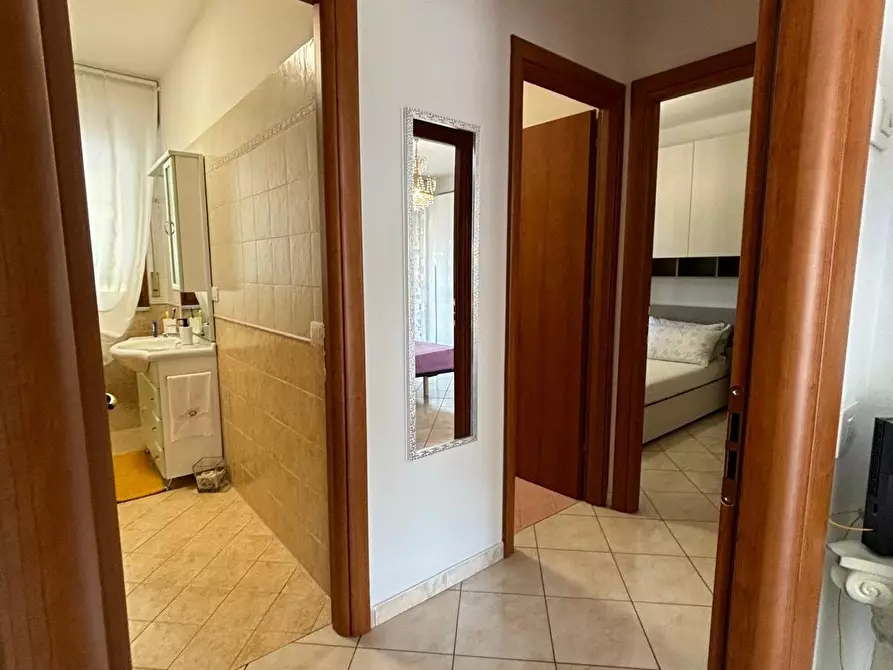 Immagine 5 di Appartamento in vendita  a Carrara