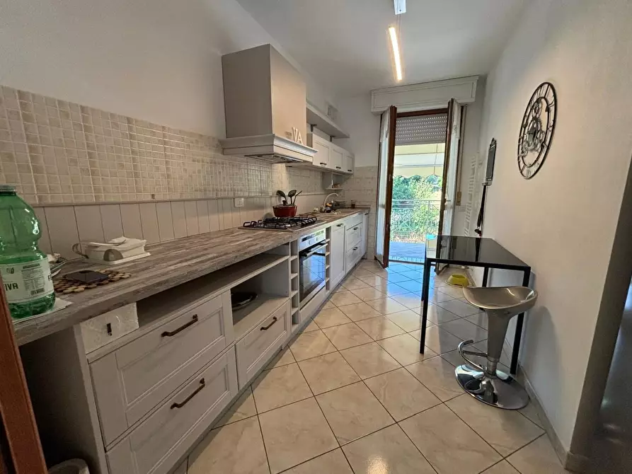 Immagine 10 di Appartamento in vendita  a Carrara