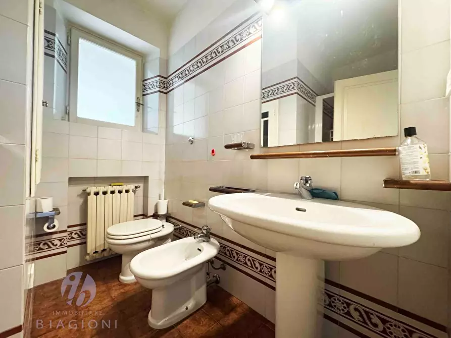 Immagine 13 di Appartamento in vendita  a Pietrasanta