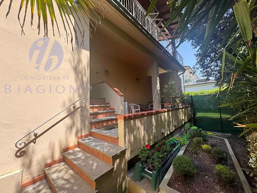 Immagine 5 di Appartamento in vendita  a Pietrasanta