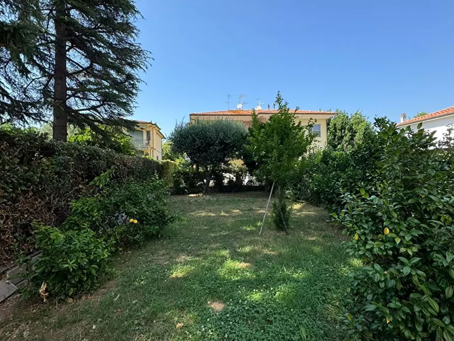 Immagine 10 di Casa bifamiliare in vendita  a San Giuliano Terme