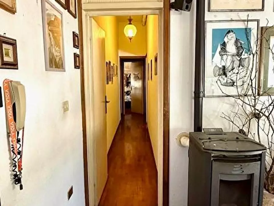 Immagine 2 di Appartamento in vendita  a Viareggio