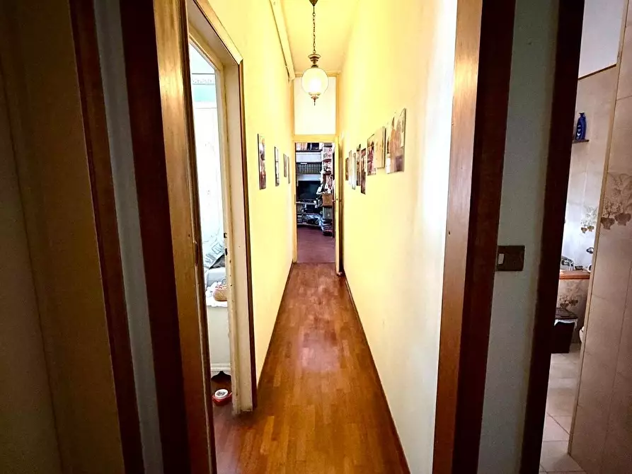 Immagine 8 di Appartamento in vendita  a Viareggio