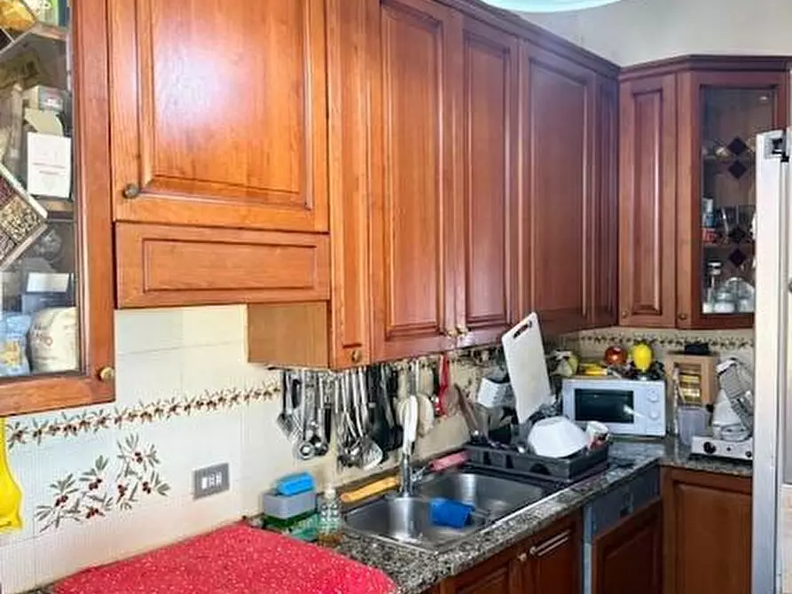 Immagine 10 di Appartamento in vendita  a Viareggio