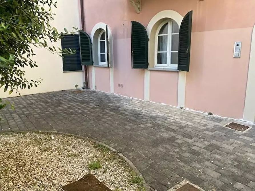 Immagine 18 di Appartamento in vendita  a Pisa