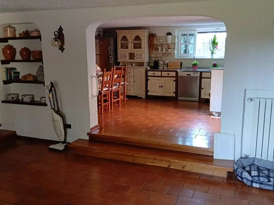 Immagine 7 di Villa in vendita  a Vecchiano