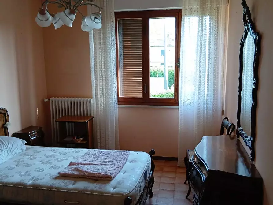 Immagine 15 di Villa in vendita  a Vecchiano