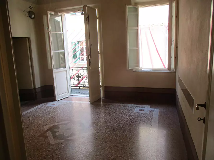 Immagine 10 di Ufficio in vendita  a Pontedera