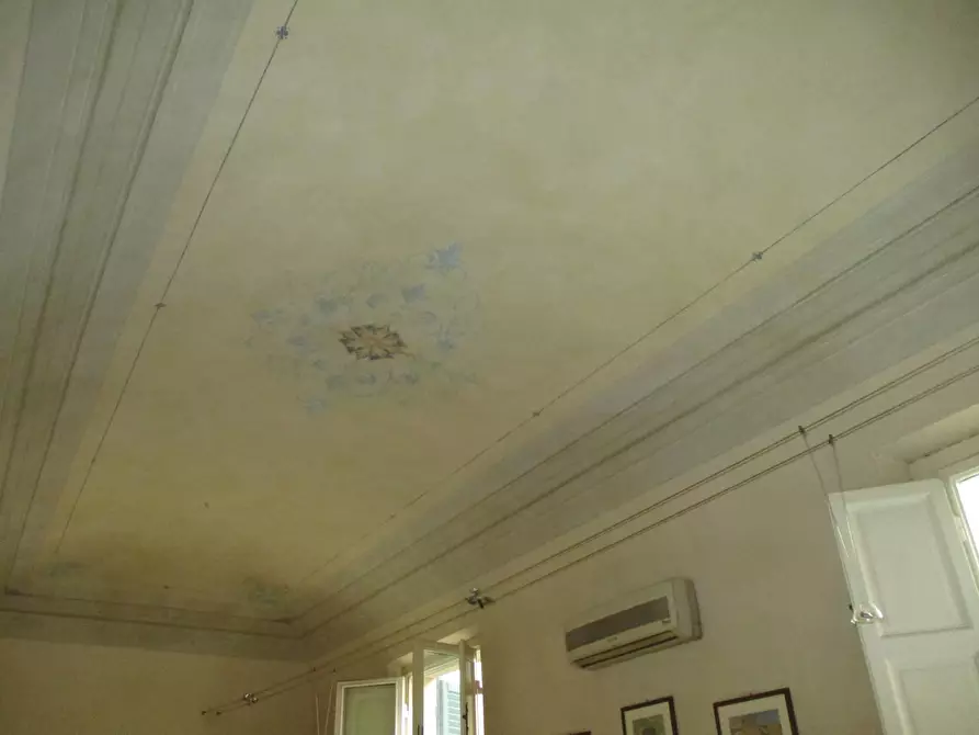 Immagine 2 di Ufficio in vendita  a Pontedera