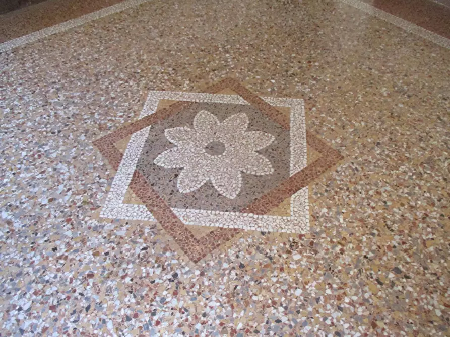 Immagine 7 di Ufficio in vendita  a Pontedera