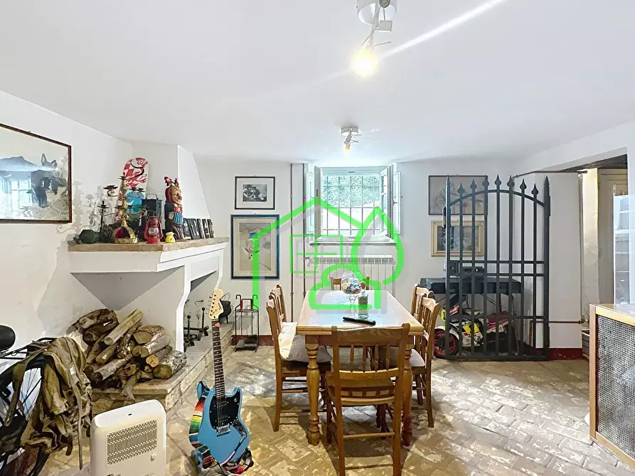 Immagine 11 di Rustico / casale in vendita  a Camaiore