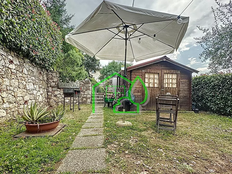 Immagine 14 di Rustico / casale in vendita  a Camaiore