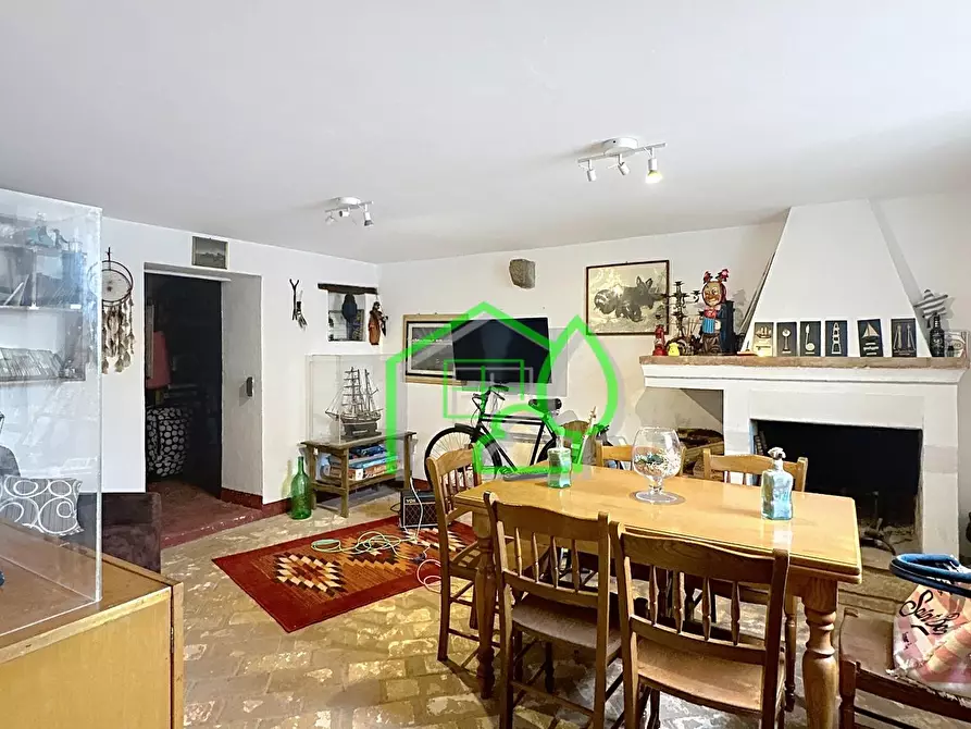 Immagine 9 di Rustico / casale in vendita  a Camaiore