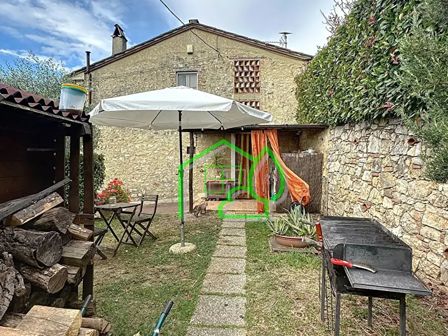 Immagine 15 di Rustico / casale in vendita  a Camaiore