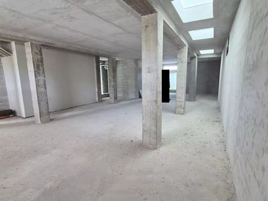 Immagine 30 di Villa in vendita  a Camaiore