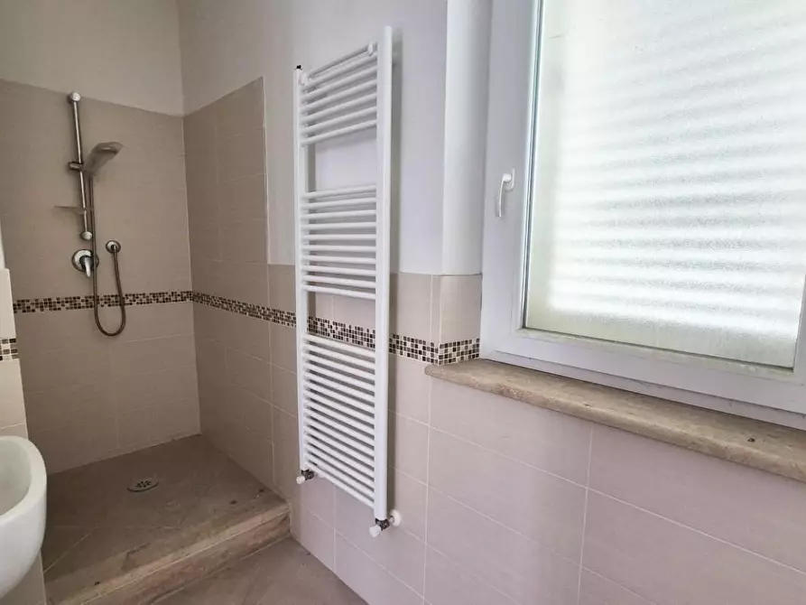 Immagine 52 di Villa in vendita  a Camaiore