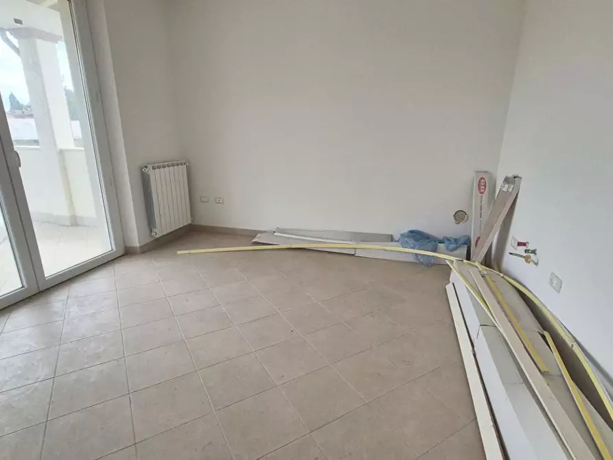 Immagine 8 di Villa in vendita  a Camaiore