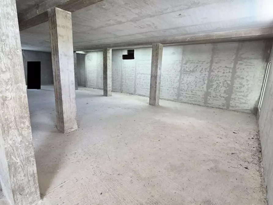 Immagine 31 di Villa in vendita  a Camaiore