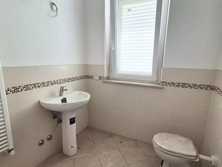 Immagine 46 di Villa in vendita  a Camaiore