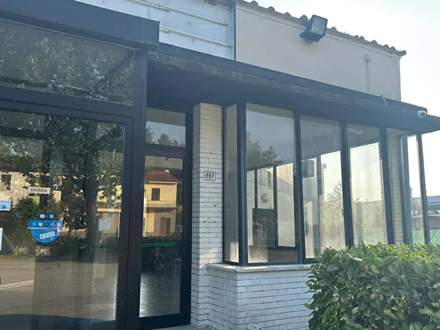 Immagine 6 di Locale commerciale in affitto  a Empoli