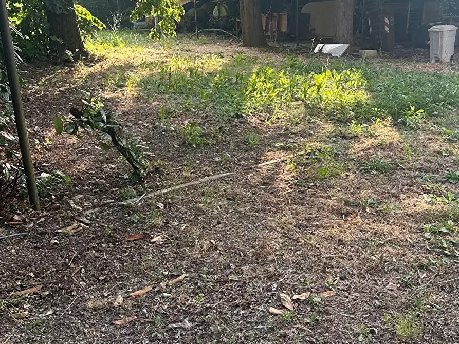 Immagine 8 di Locale commerciale in affitto  a Empoli