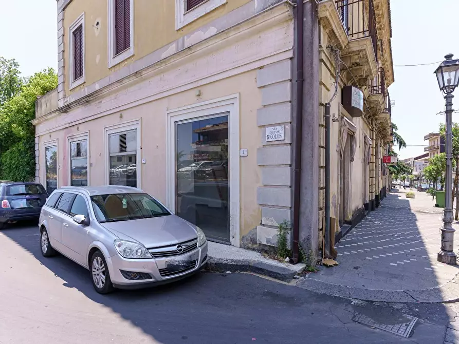 Immagine 21 di Negozio in affitto  a Zafferana Etnea