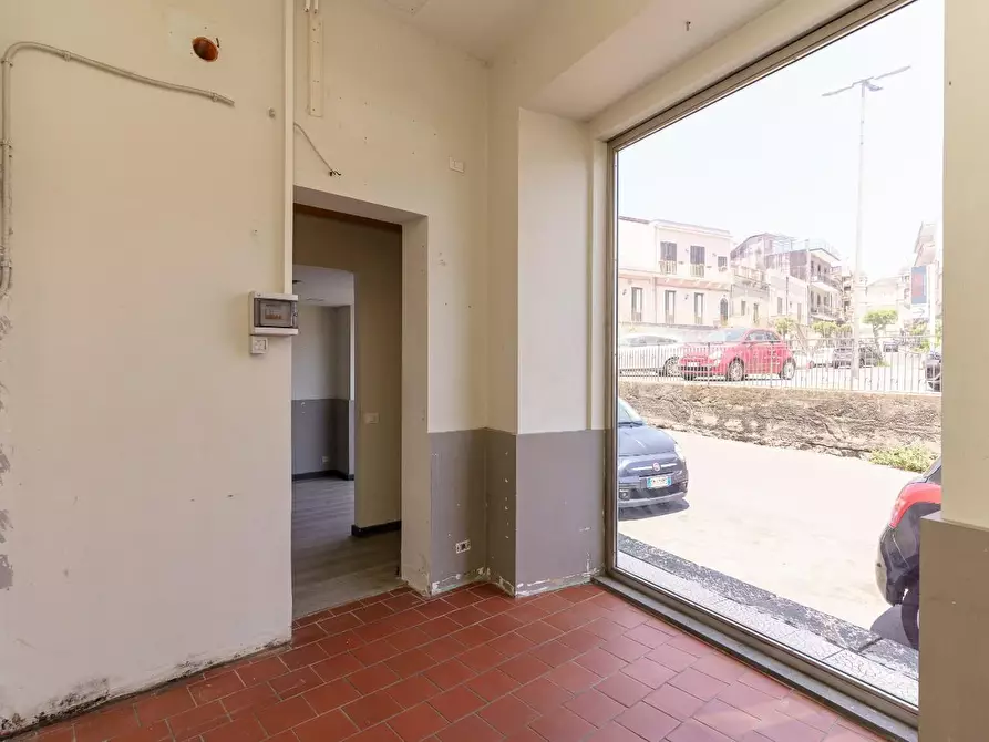 Immagine 16 di Negozio in affitto  a Zafferana Etnea
