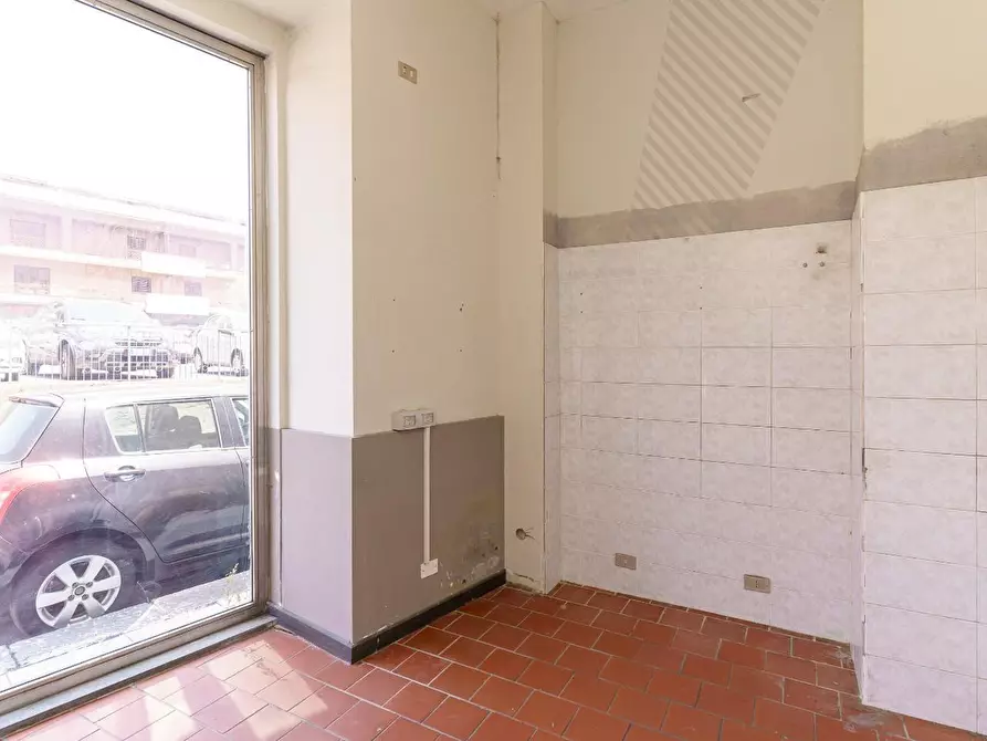 Immagine 18 di Negozio in affitto  a Zafferana Etnea