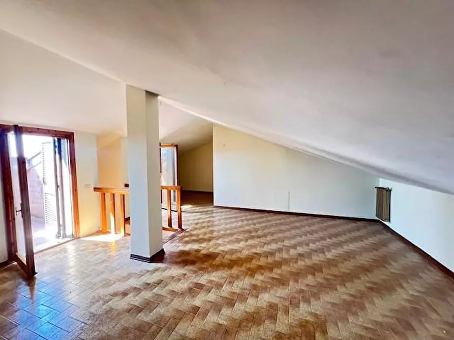 Immagine 20 di Appartamento in vendita  a Siena