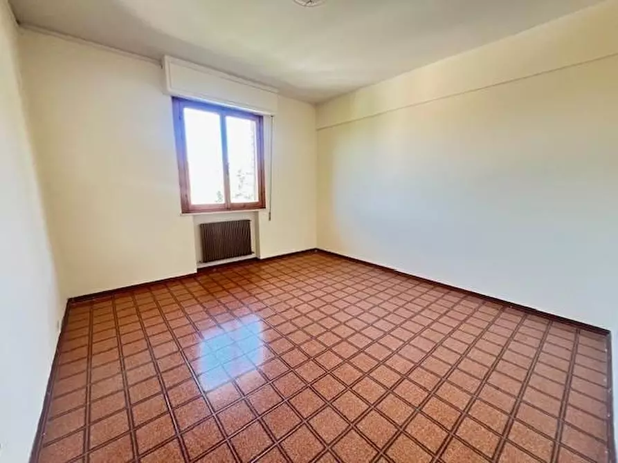 Immagine 11 di Appartamento in vendita  a Siena