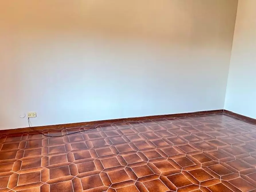 Immagine 3 di Appartamento in vendita  a Siena