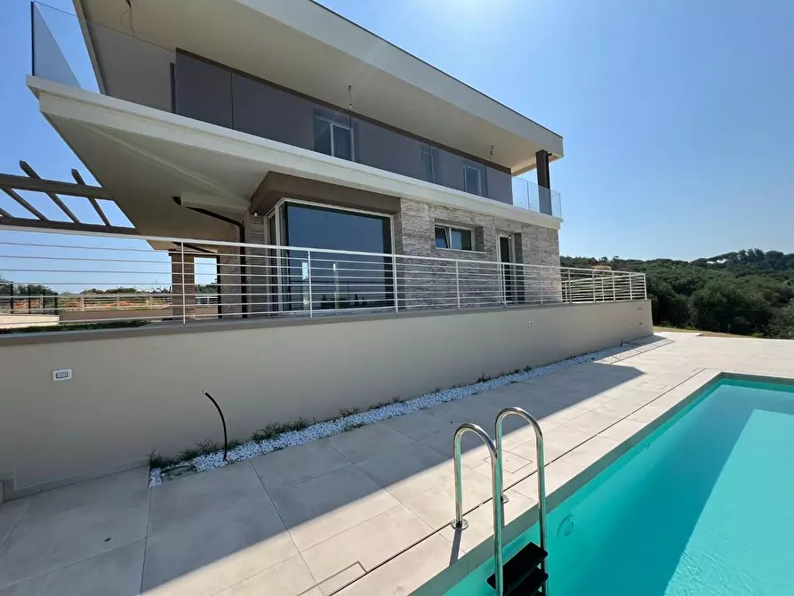 Immagine 4 di Villa in vendita  a Montelupo Fiorentino