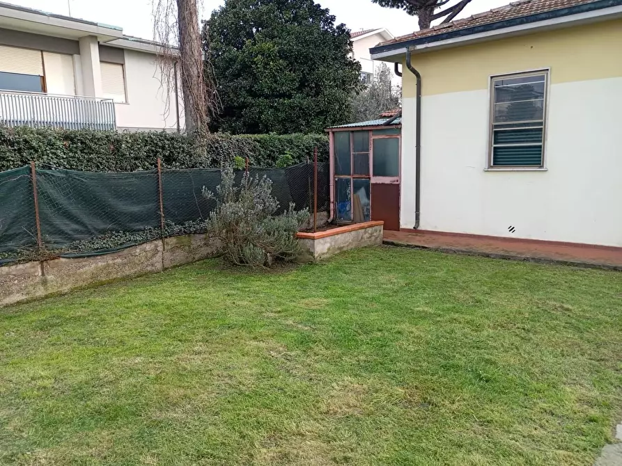 Immagine 7 di Villa in vendita  a Pisa